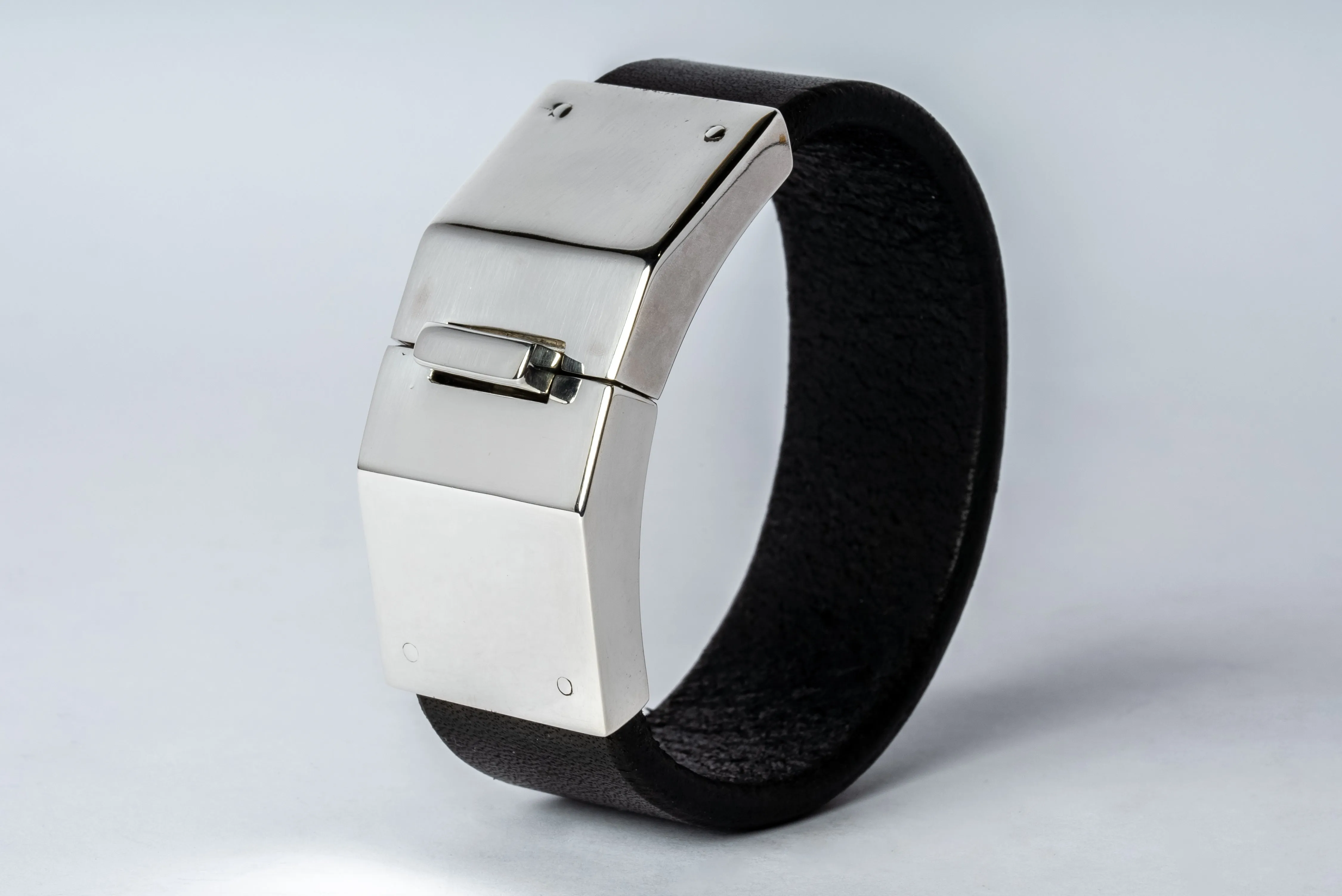 Box Lock Bracelet (Facet, Narrow, BLK PA)
