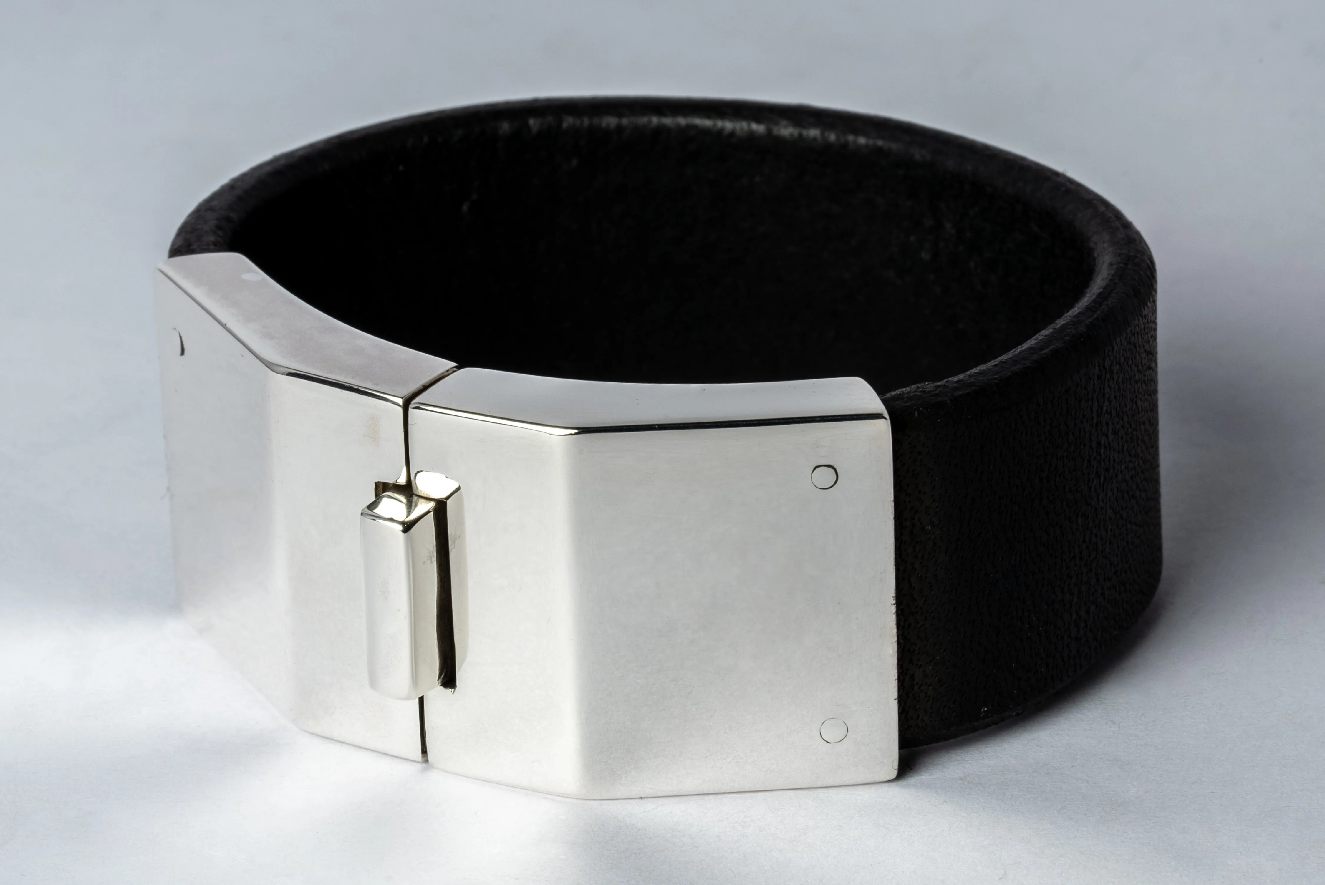 Box Lock Bracelet (Facet, Narrow, BLK PA)
