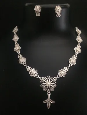 Delicate Necklace Set