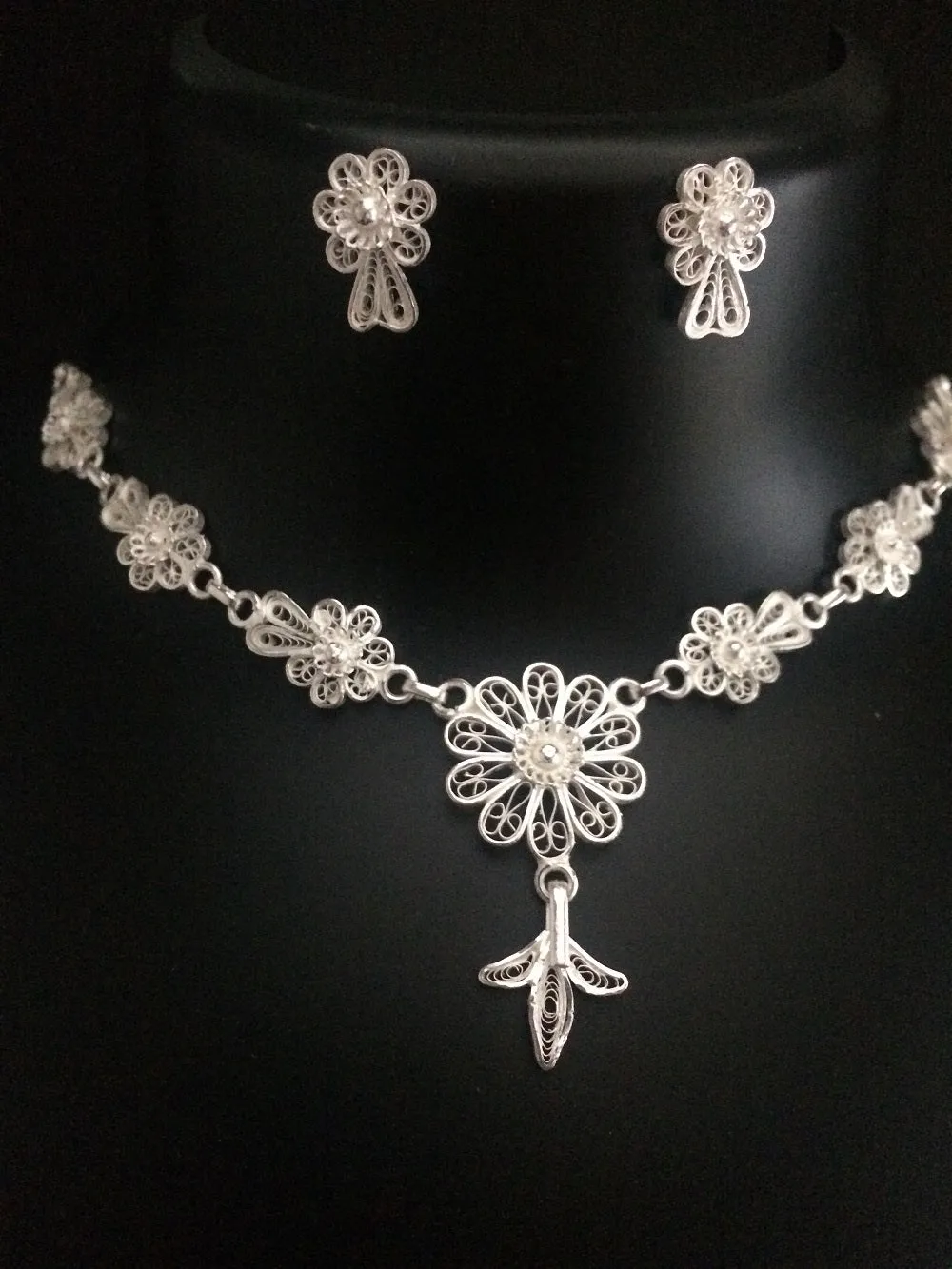 Delicate Necklace Set