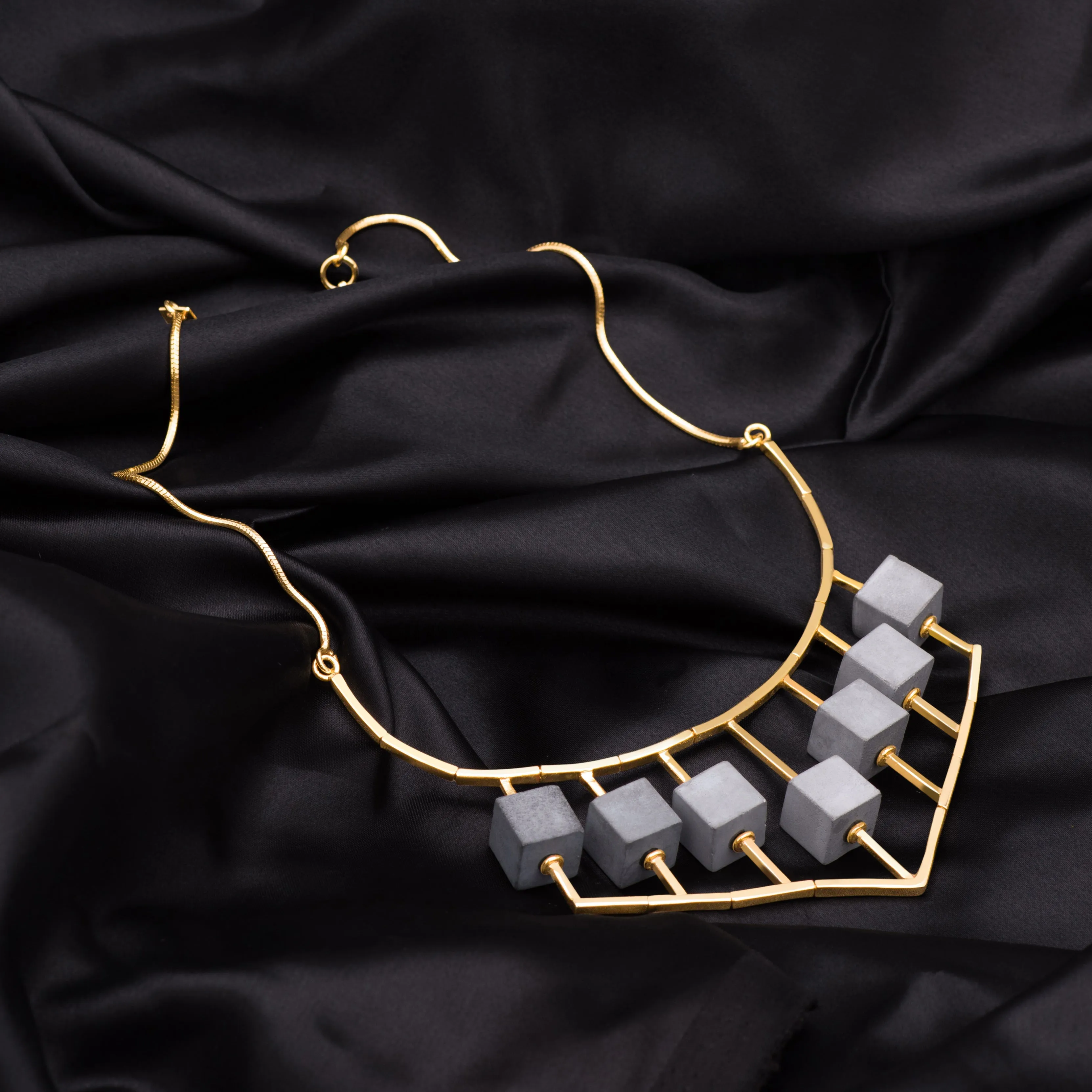 Necklaces Obtuse Angle