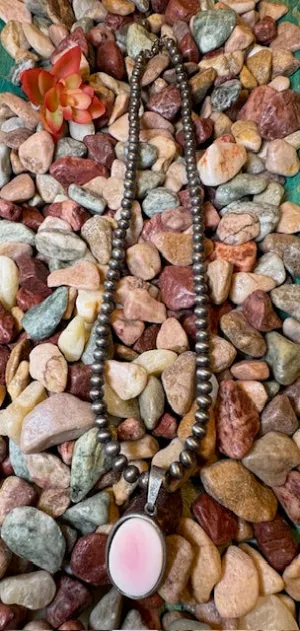 Paula Pink Conch Fashion Necklace