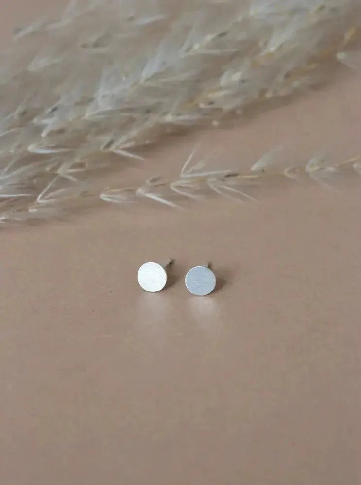 PIKFINE Dot stud earrings silver small