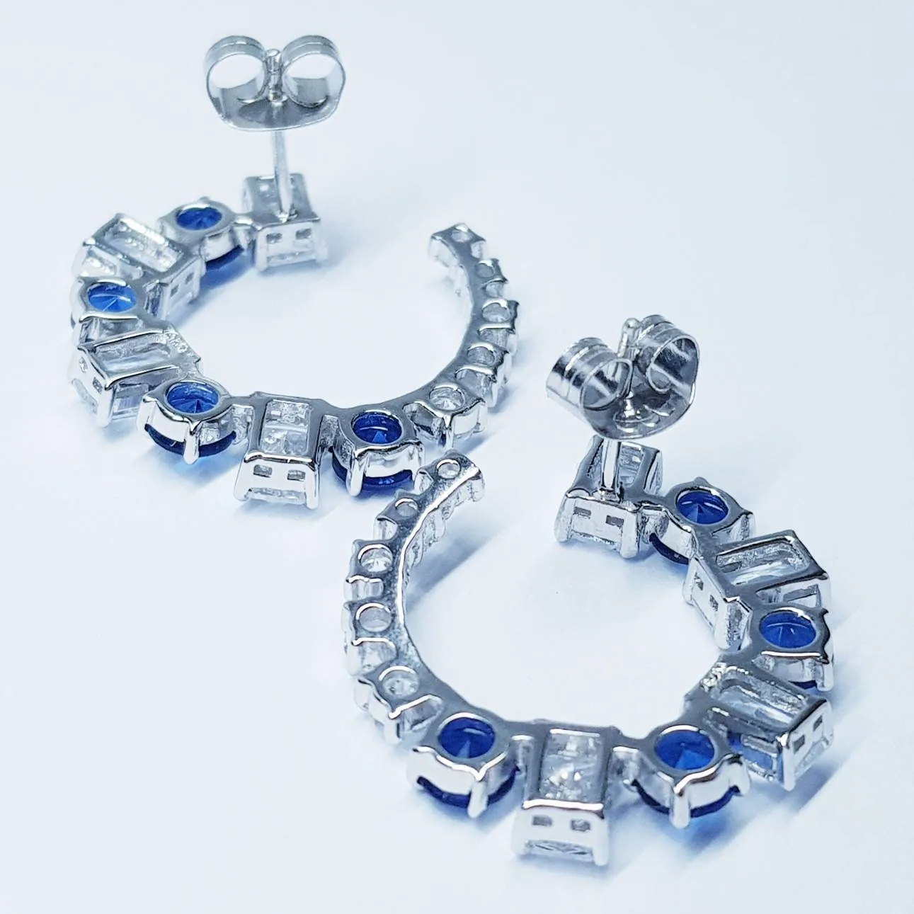 Sapphire blue earrings, stud earrings, birthstone earrings, September earrings, Chic vintage earrings, elegant stud earrings