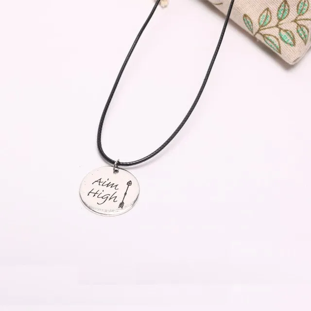 Vintage Silver Metal Wild Free Letters Round Pendant Choker Necklace For Women Men Silver Necklace Trendy Jewelry Bijoux