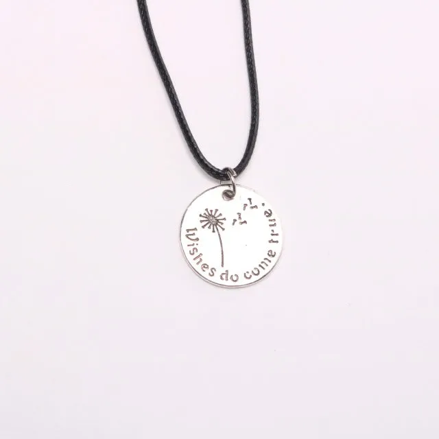 Vintage Silver Metal Wild Free Letters Round Pendant Choker Necklace For Women Men Silver Necklace Trendy Jewelry Bijoux
